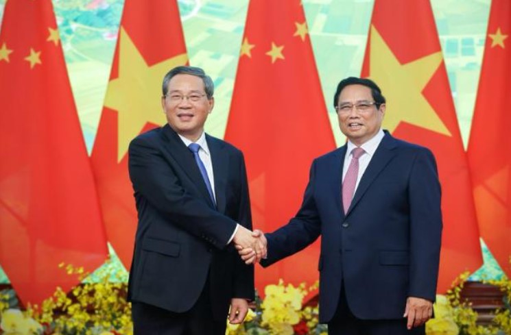 (VGP）－結束了中國國務院總理李強應越南政府總理範明正的邀請於2024年10月12日至14日對越南進行正式訪問之行，雙方發表越南社會主義共和國和中華人民共和國聯合聲明